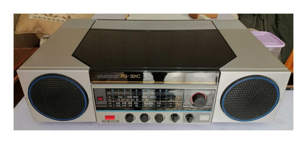 Продам радиолу Вега