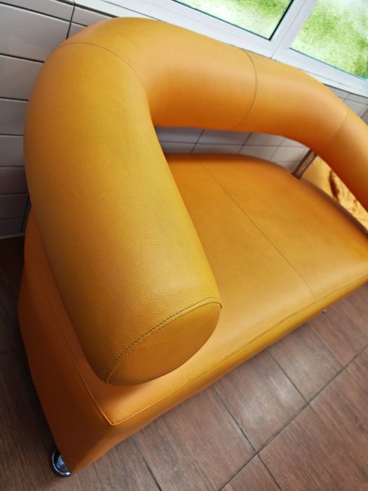 Кожен диван и два фотьойла