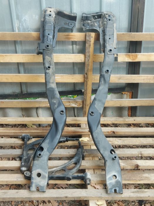 Усилитель передней балки Subaru Forester Sg