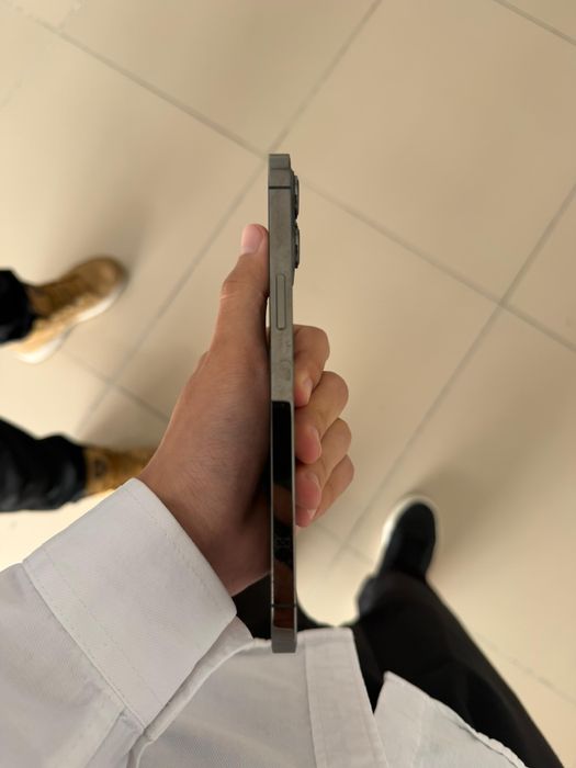 Продам Айфон 12про мах