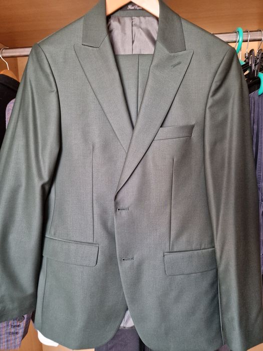 Vând costum bărbati, verde, mărimea 48, sacou + pantaloni