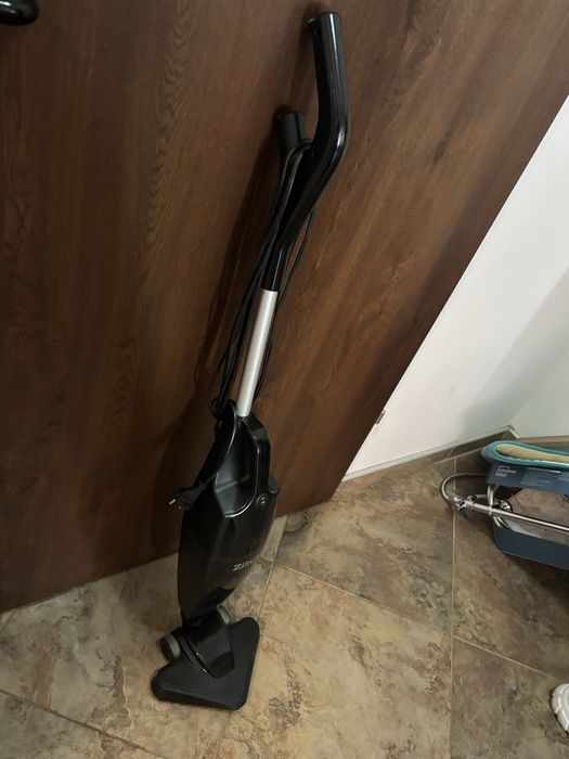 Прахосмукачка Zilan - вертикална