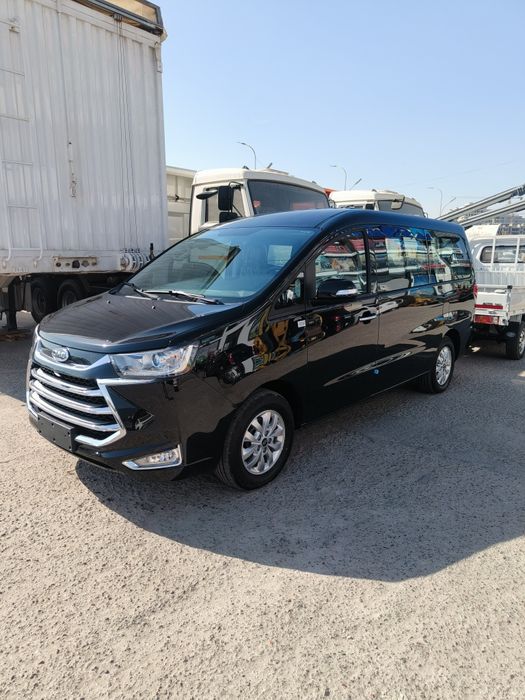 Jac M4 Miniven yoki Mikroavtobus Farqi yoq ikkalasi ham 166 666 somdan