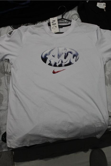 Продавам тениска