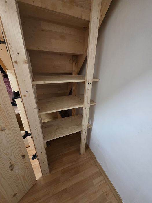 Dulapuri/ dressing sub scară la preturi corecte