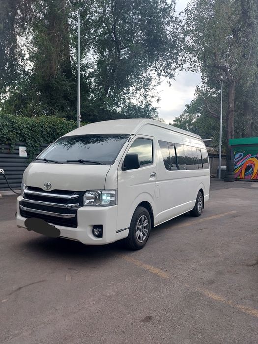 Продам Тоёта хайс 2010 год!!!