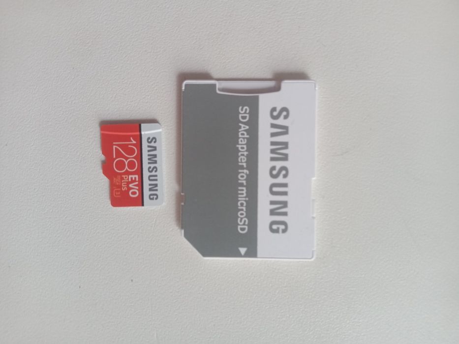 Карта памяти на 128 ГБ