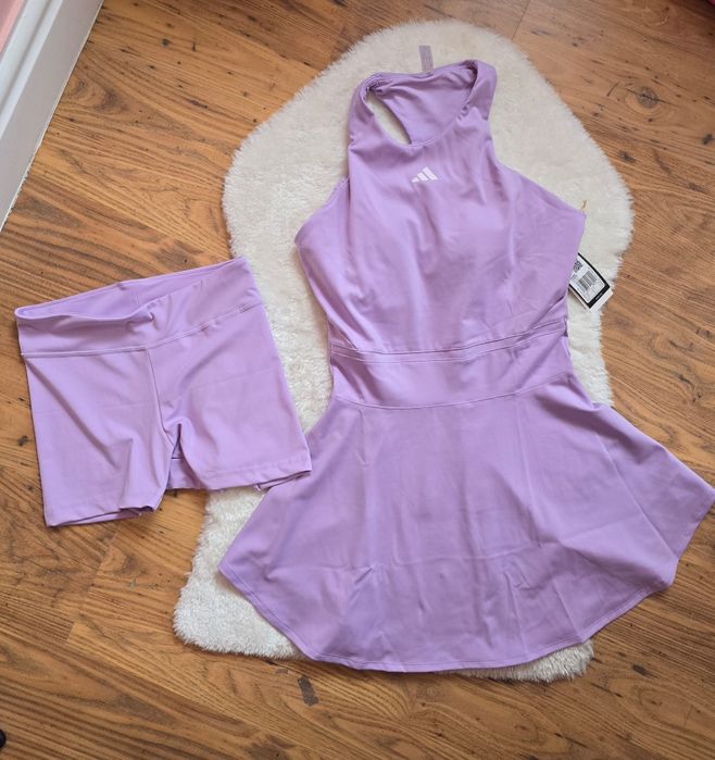 Оригинална Adidas спортна рокля с къс клин – Нова с етикет