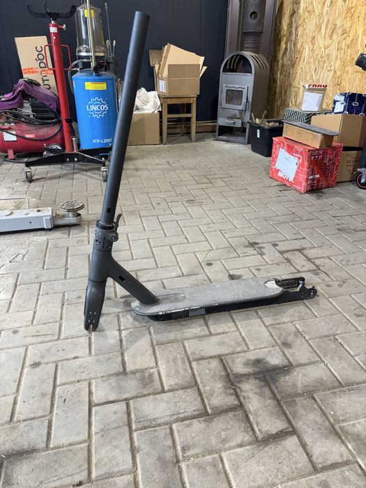 De vânzare trotinetă electrică Xiaomi M365 dezmembrată – pentru piese sau recondiționare