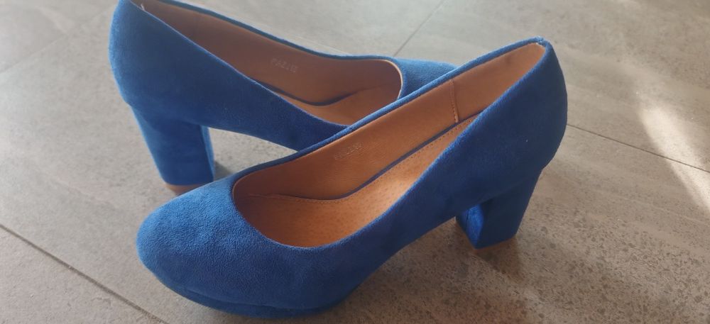 Pantofi piele întoarsă cu toc Comer nr 39