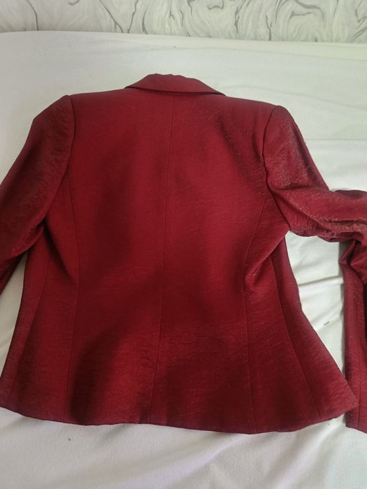 Продается пиджак женский