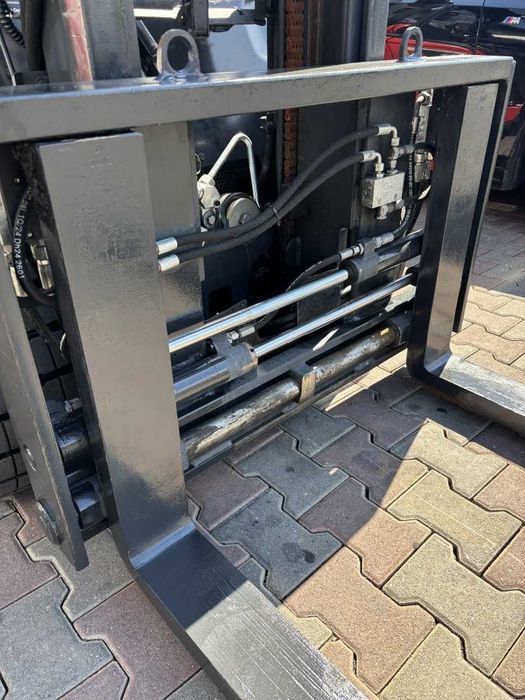 Stivuitor - Motostivuitor Linde H25T-01 New Generation FREELIFT Anul fabricației: 12/2021