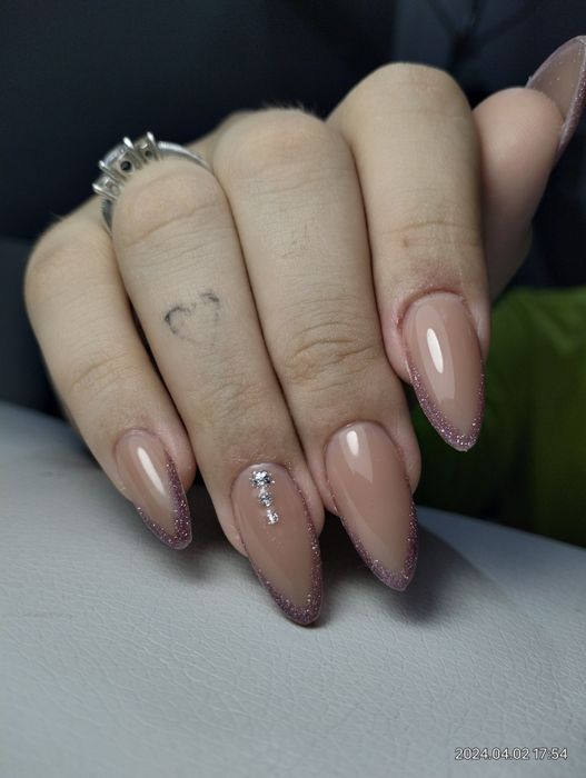 Маникюр, педикюр,наращивание