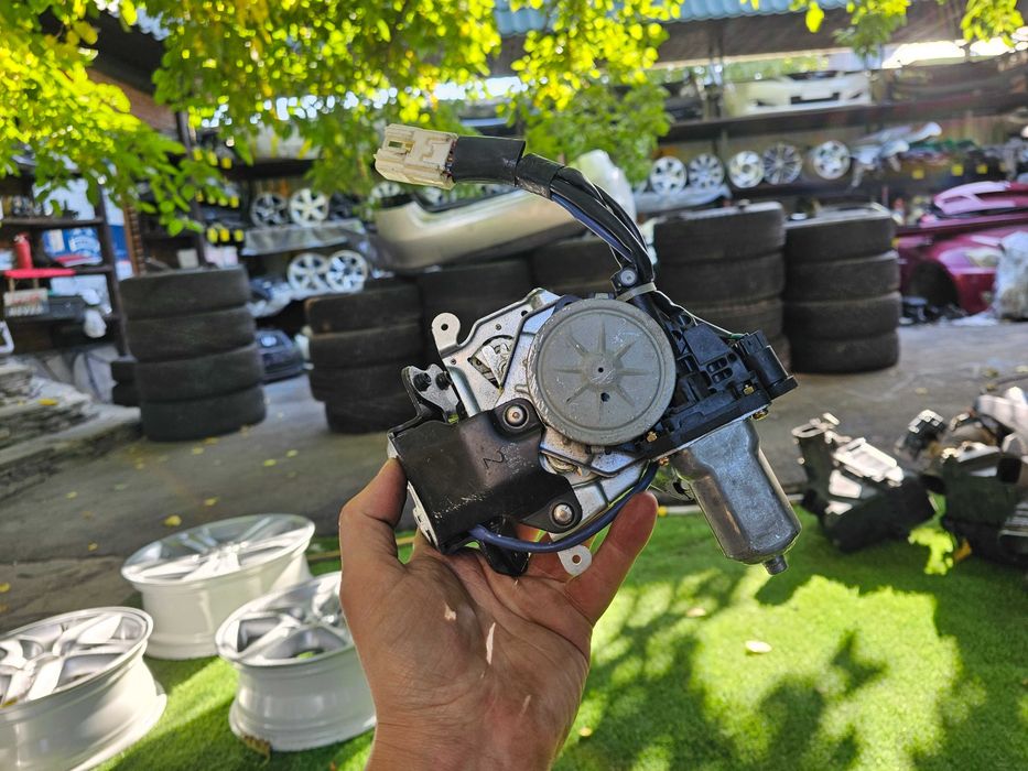 Замок крышки багажника RX330