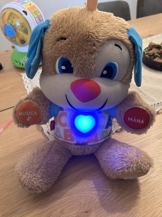 Catelus vorbitor Fisher Price in limba romana