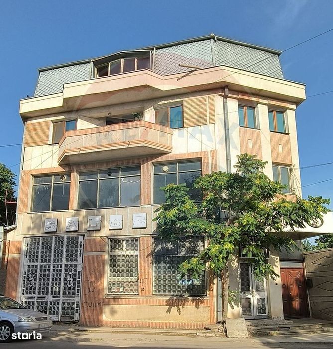 Clădire/Spațiu comercial central de vânzare  în Galați