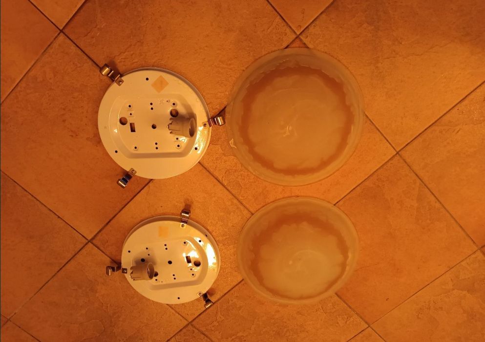 Vând plafoniere cu dulie ceramică