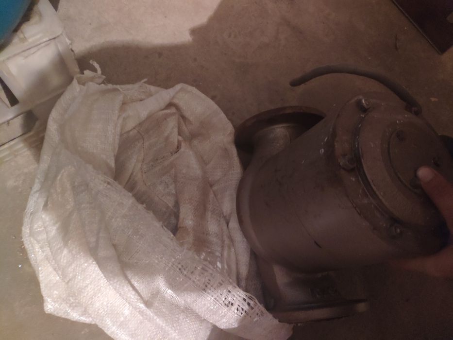 Помпа за циркулация на топла вода в отоплителна система