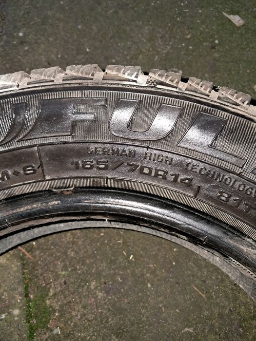 Vând cauciucuri M +S