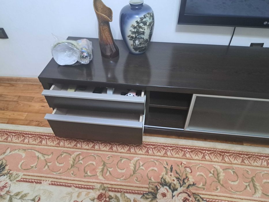 Тумба под телевизор продам
