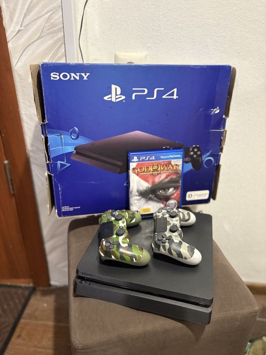 Продам ps4 slim.