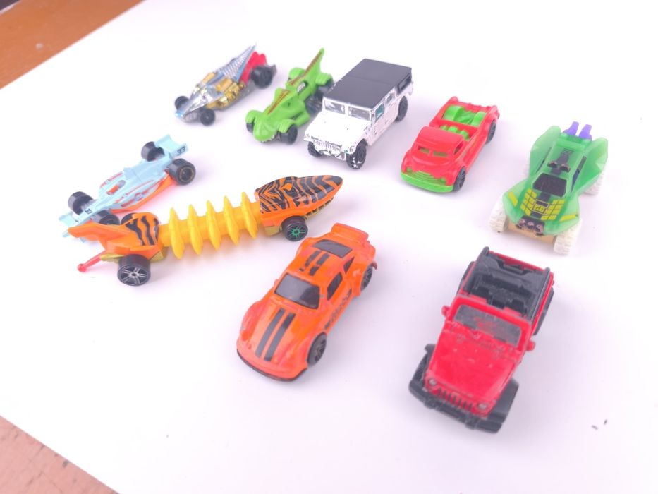 Продаю машинки (разные)