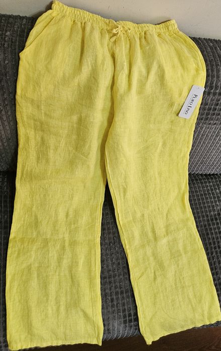 Летен панталон без размер чисто нов  жълт на цвят