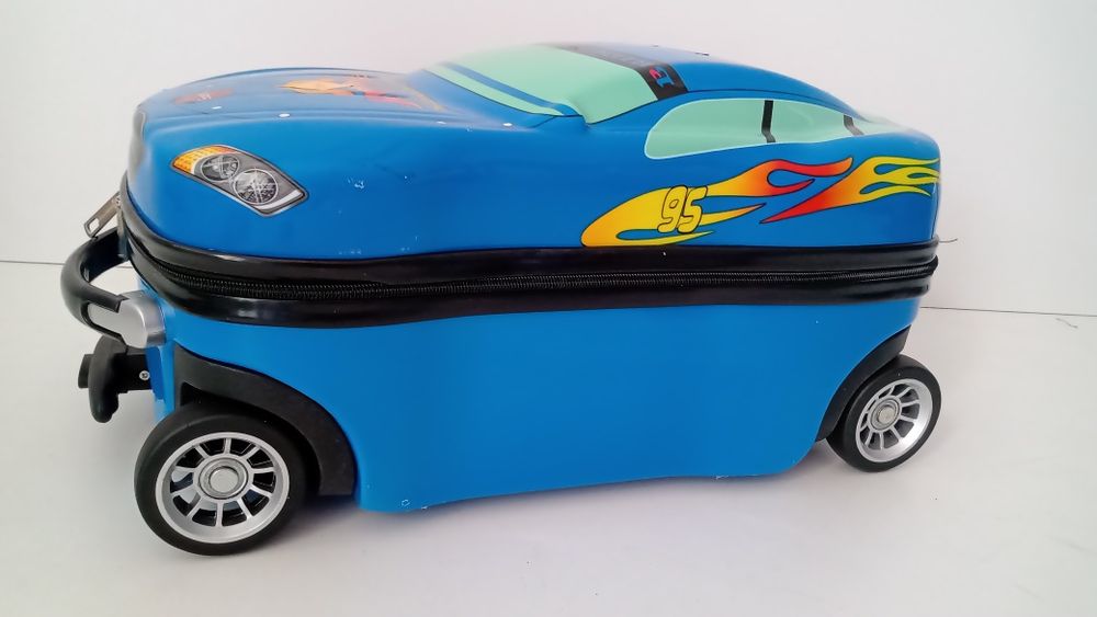 Детски куфар от поликарбонат / с безплатна доставка/