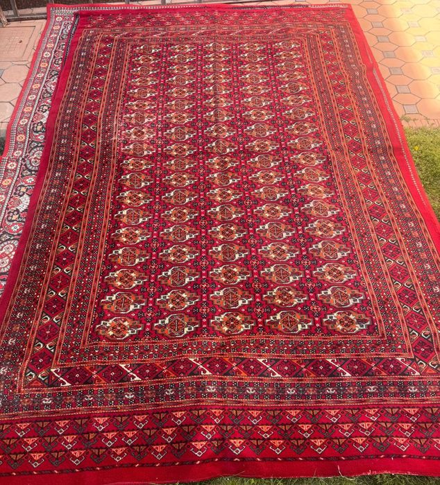 Antiquar Gilamlar deyarli yangi.