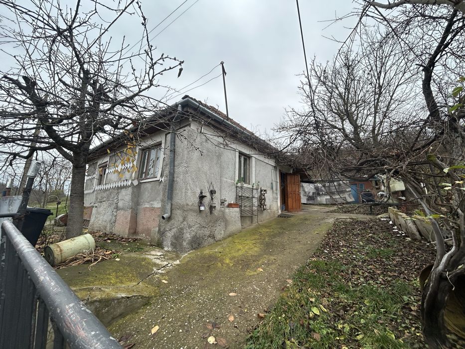 Vand casa batraneasca la 20km de Cluj+ 2400mp teren intravilan