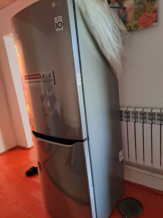 Холодильник LG сатылады