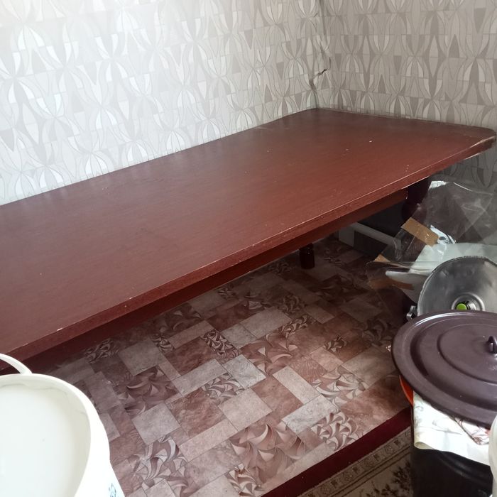 Стол кухонный срочно