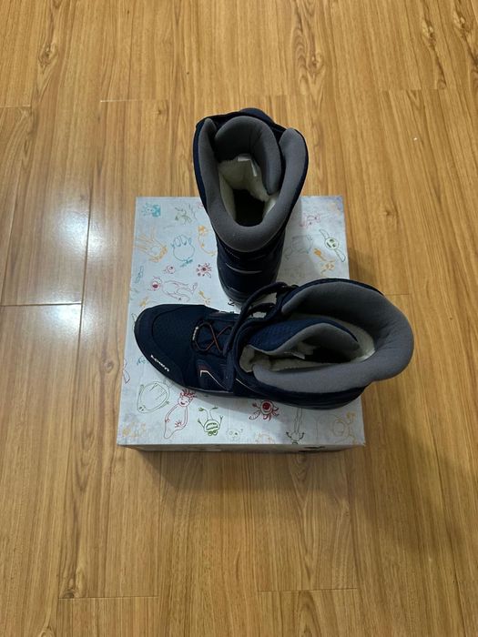 Bocanci noi LOWA cumpărați de la magazinul Himalaya factură mărimea 40