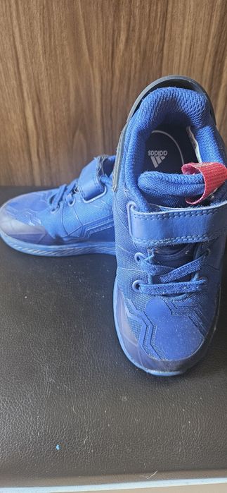 Страхотни детски маратонки: Nike (№ 30) и Adidas Spider-Man (№ 24)