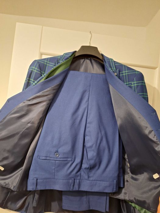 Costum barbati marime 52