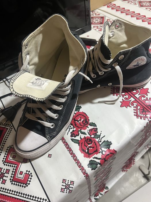 Vand 3 perechi Converse