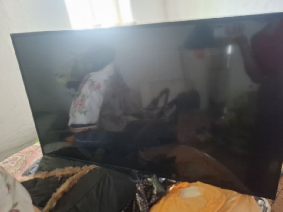 Продам телевизор не рабочи на запчастьи
