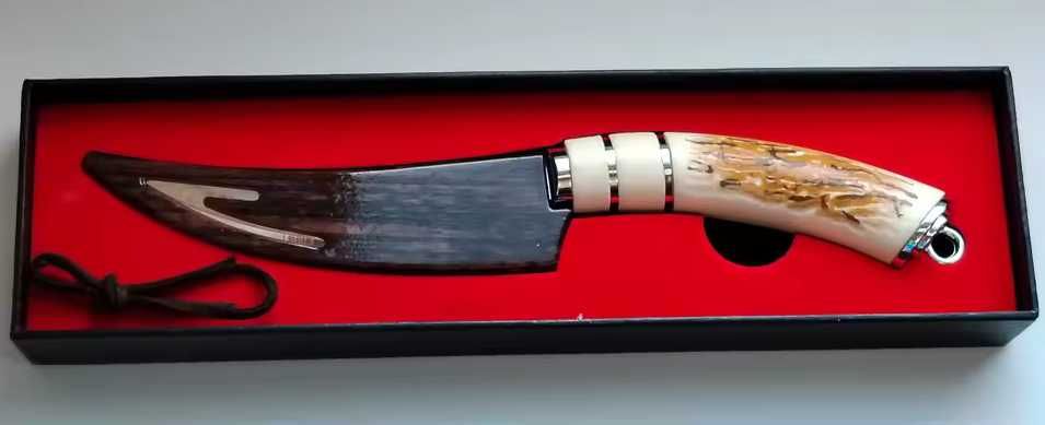 Красив нож в подаръчна кутия