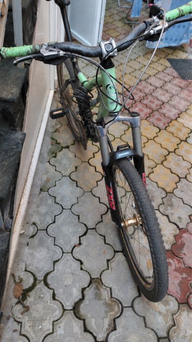 Vand bicicleta second hand 180 lei iasi centru tg cucu