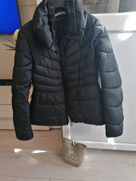 Geaca neagra matlasata