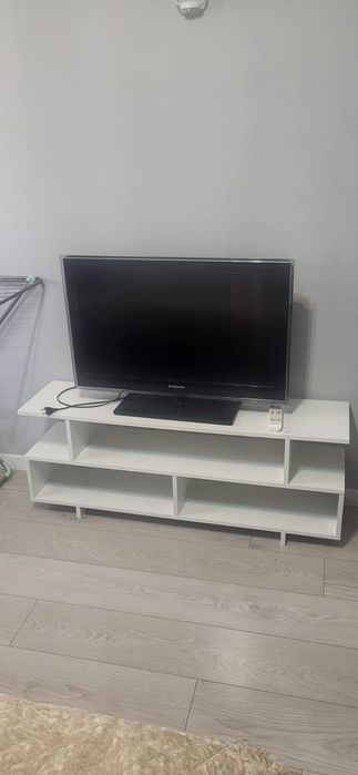 Продаю телевизор Самсунг и подставку