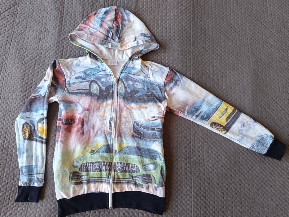 Продавам долнища/панталони/блуза /суичър за момче 146-164см.