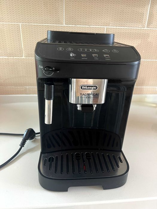 Кофемашина DeLonghi Magnifica EVO