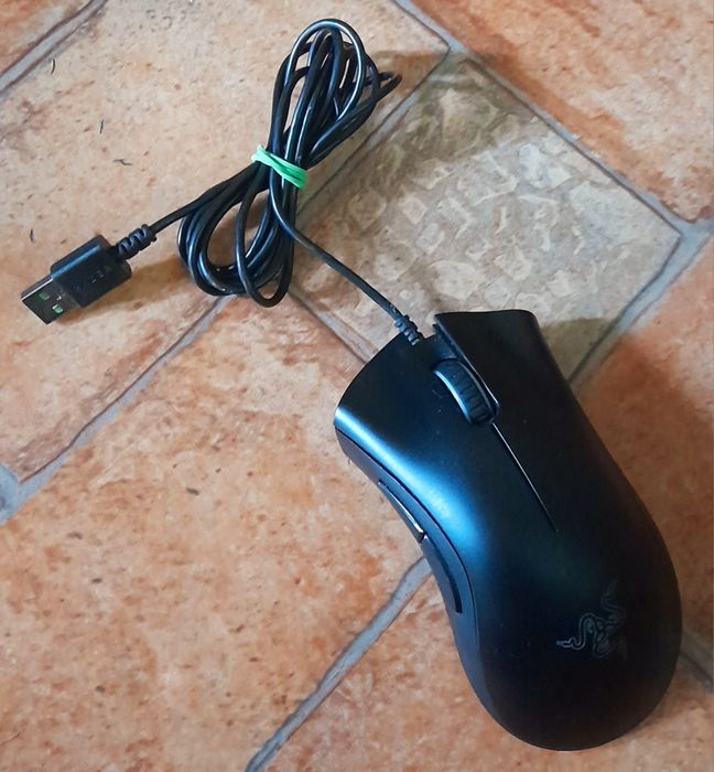 Mouse gaming Razer DEATHADDER și căști gaming Razer-300 lei