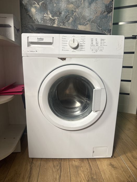 Продам стиралку на запчасти