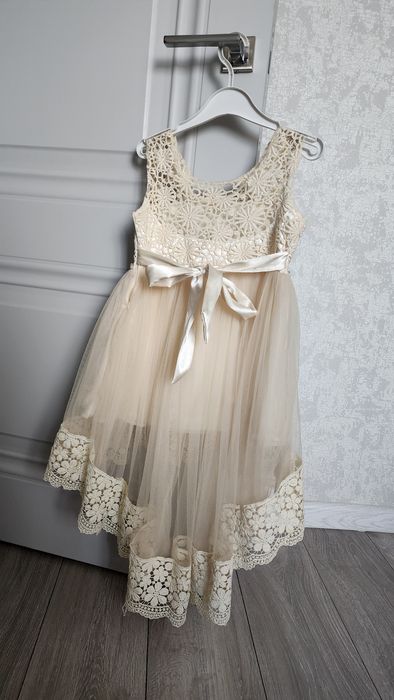 Платье от 4 лет в отличном состоянии