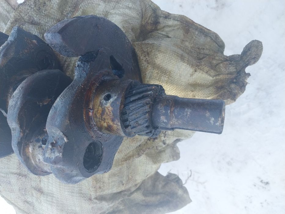 Продам коленвал на Т 40