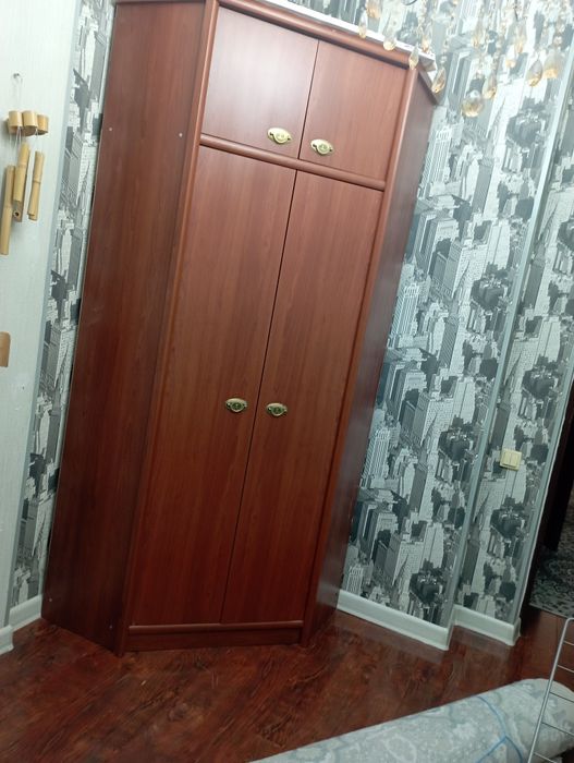 Продается шкаф угловой б/у