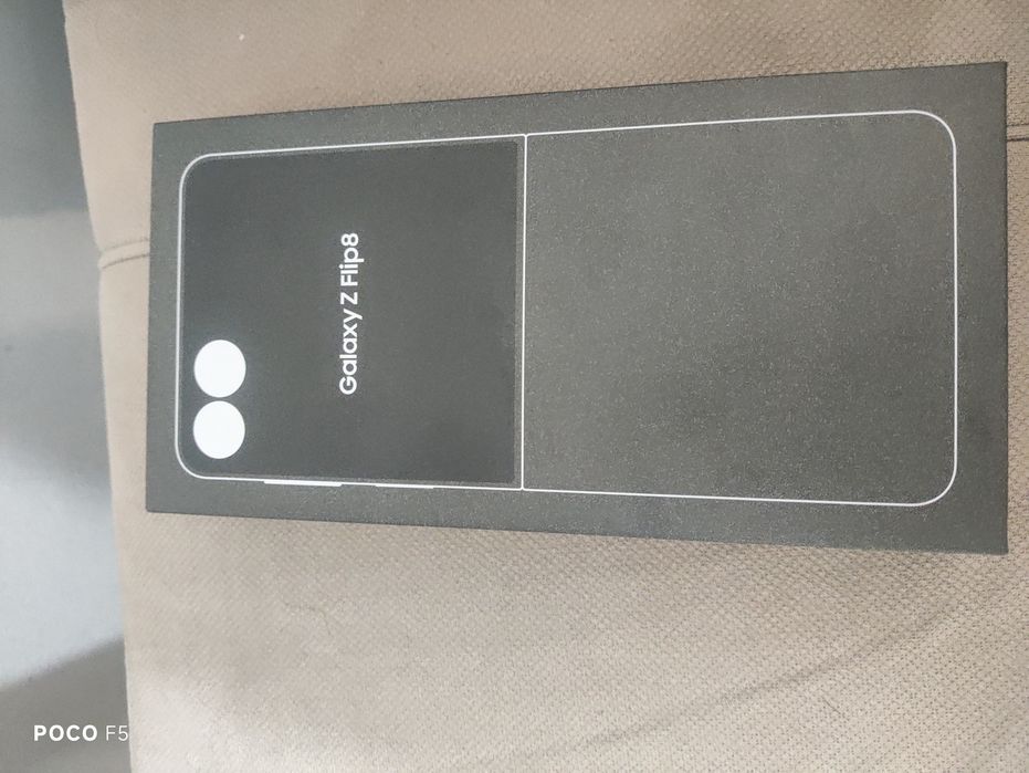 Galaxy Z Flip 8.
