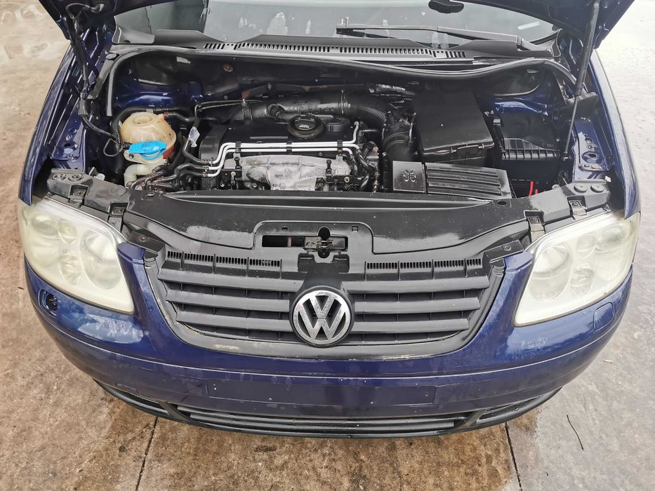 Dezmembrez Volkswagen Touran/1.9/2.0/CAYC/AVQ/BKD/NMM/BMN/usa/haion/portbagaj/capota/jante/faruri/stopuri/motor/cutie/carlig